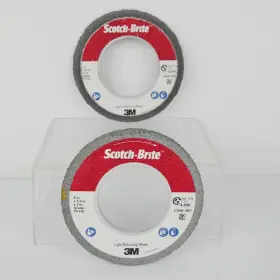 EZ44558-00014 3M Scotch Brite Light Deburring Wheel Fin