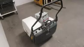300B-411000 ADVANCE Walk Sweeper #2