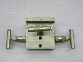 M4TVIS-4-R3V ANDERSON GREENWOOD Manifold #2