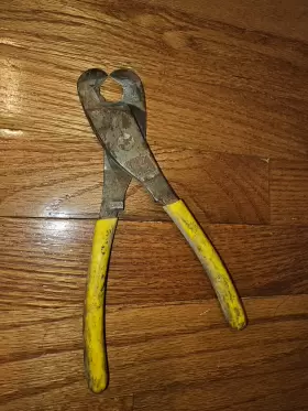 UP-B76 BENNER-NAWMAN Banana Cutter Chipped