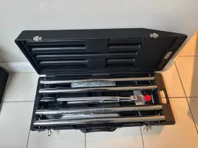 24202B4 BON TOOL Junior Power Carpet Stretcher Box Kit