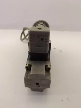0810090103 BOSCH Directional Valve #2