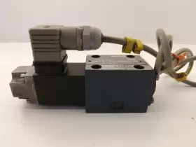 0810090103 BOSCH Directional Valve #3