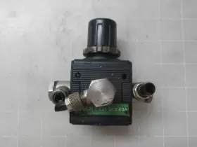 821302401 BOSCH Valve