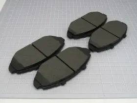 BE748 BOSCH Front Disc Brake Pads Left Right Set