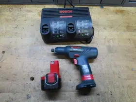 EXACT-610 BOSCH Cordless Pistol Grip Torque Control