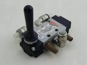 378-905 CAMOZZI Lever Valve Monostable
