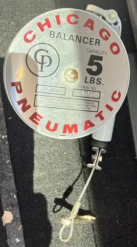CP-9806 CHICAGO PNEUMATIC Featherweight Tool Balancer Box