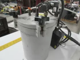 6000 EFD Pressurized Fluid Reservoir Dispenser Tank Valvemate #2
