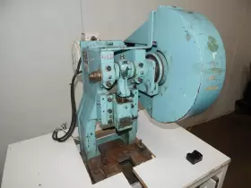 TC300A ESSEX AUTOMATED Punch Press #3