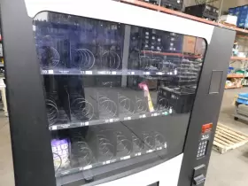 3548 EVENDING Futura Snack Drink Combination Vending #3