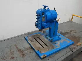 67705BA3 GARDNER-DENVER Compression Riveter Pneumatic Punch #2