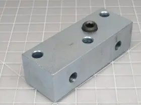 563279 GRACO Divider Valve Bar