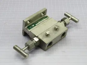 HM581U3399212 HEX ENGINEERING Valve Manifold