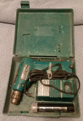 6010D MAKITA Cordless Drill Batteries Charger