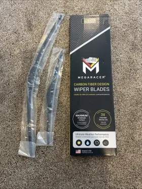 MR-WBCF-26-16 MEGA RACER Silicone Carbon Fiber Windshield MR-WBCF-26-16 MEGA RACER Silicone Carbon Fiber Windshield