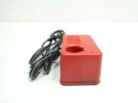 48-59-0182 MILWAUKEE Battery Charger #2