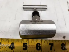 404-FFS NOSHOK Npt Female Needle Valve Seat Electropolished
