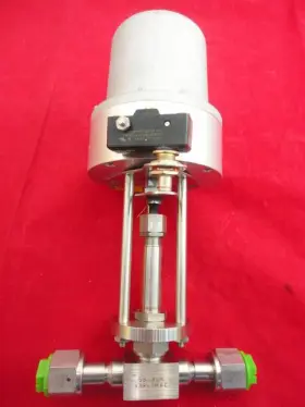 SS-8UK-V19-1M4C NUPRO Unsealed