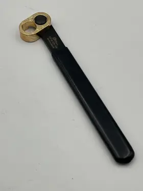 REM100 OMEGA Collar Remover Qia