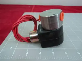 71215SN2VT00 PARKER Skinner Control Valve