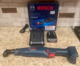 8-1100 RYOBI PROFESSIONAL Angle Ion Nut Runner Cordless