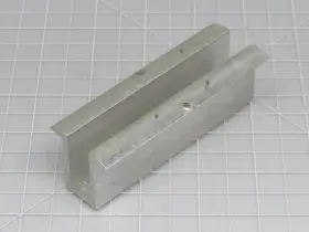 135014-001 SCHLETTER Middle Clamp Etl Grounding #2