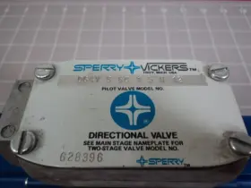 DG4V-3-6C-W-5-H-12 SPERRY VICKERS Directional Valve #2