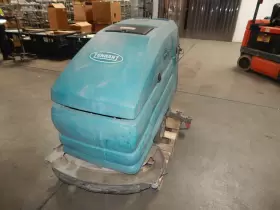 5700 TENNANT Floor Scrubber #2