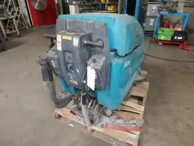 5700 TENNANT Floor Scrubber