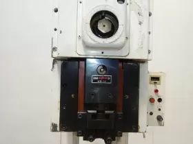 CM-7000 UNION MACHINERY Punch Press #3