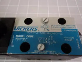 DG4V-3-52B-M-U-H7-60 VICKERS Directional Control Valve #2