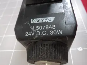 DG4V-3-52B-M-U-H7-60 VICKERS Directional Control Valve #3
