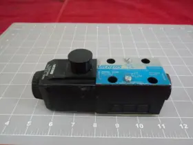 DG4V-3-52B-M-U-H7-60 VICKERS Directional Control Valve