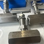 Lot-3tescom Anderson Greenwood Block And Bleed Valve H7his-4q. Fixed Price $120.00.