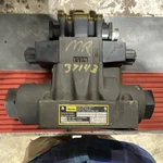 Parker D1vhw004cnycf56 Solenoid 4-way 2-position Oil Selector Valve 5000 Psi. Fixed Price $192.50.