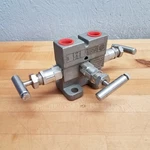 Hex Hm531u3399412 Valve Manifold, 316 Stainless, 1/2 Fnpt - Used. Fixed Price $32.48.