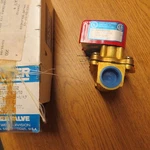 Lancer Skinner Valve 2le2hbg5052 New In Box. Fixed Price $75.00.