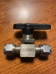 Whitey/swagelock Ss 42s4 Ball Valve 1/4" Tube Fittings New In Orig Pkg's. Fixed Price $25.00.