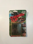 Homax 4 Pack Crocodile Clips With Locking Jaw Grip Ultimate Tarp Tent Clip. Fixed Price $9.95.